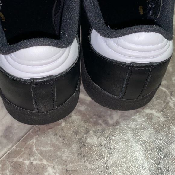 Adidas Samba kids size 13 - Picture 3 of 6